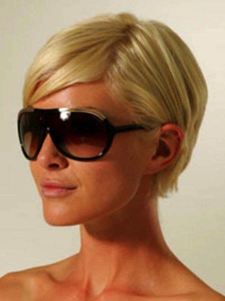 11 short hairstyles with round faces and glasses that look amazing