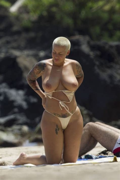 Amber Rose Topless 23 Paparazzi Photos Thefappening