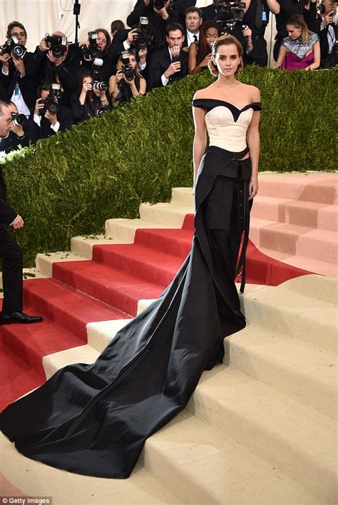 Emma Watson Oozes Class In Showstopping Off The Shoulder
