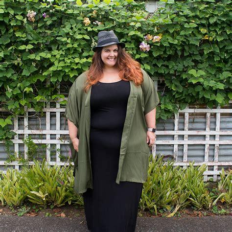 meagan kerr wears yours maxi dress and 17 sundays slouch