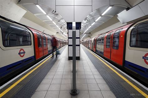 london underground train photography tubemapper
