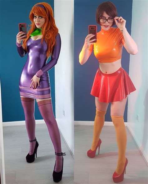 purplemuffinz as daphne and velma scooby doo cosplaygirls