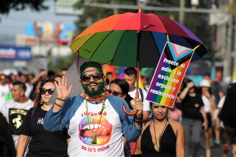 fotos así fue el desfile del orgullo gay en san salvador el