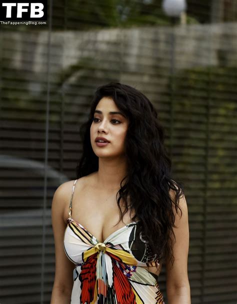 Janhvi Kapoor Cleavage 5 Pics Everydaycum💦 And The Fappening ️