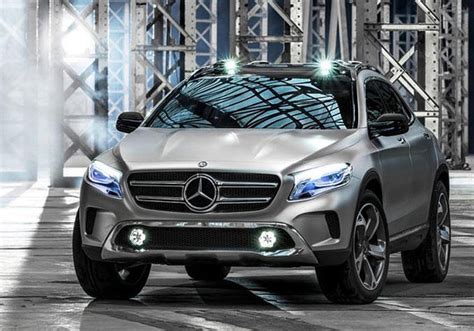 mercedes crossover aims  younger audience marketwatch