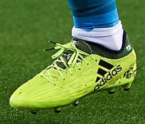 update real madrids  players adidas  boots  totally      footy