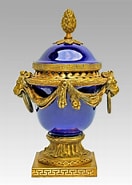 Résultat d’image pour Art Antiques France. Taille: 132 x 185. Source: www.antiques-in-france.com