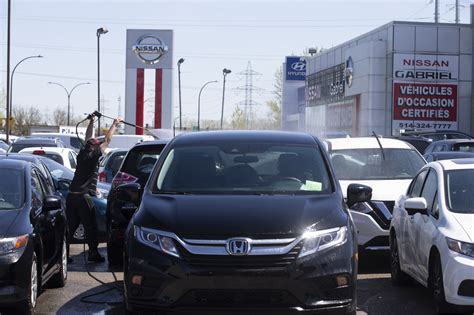 car purchases drive sixth straight canadian retail sales gain bloomberg