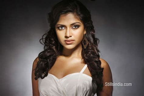 Actress And Aunties Pictures World Amala Paul Sexy Clevage Show