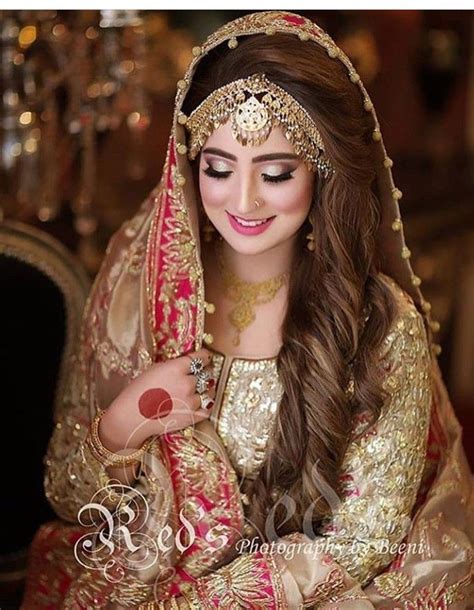 pin by nooraina sayed on mehndi pakistani bridal makeup pakistani