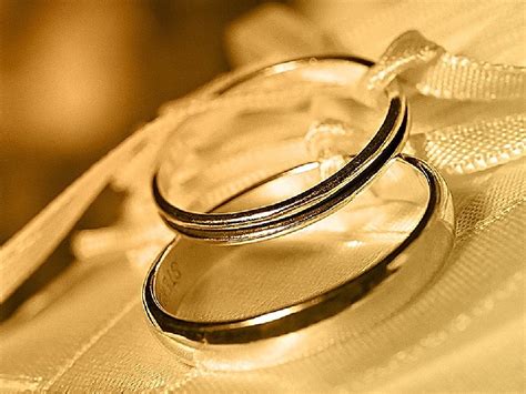 wedding rings wallpaper background