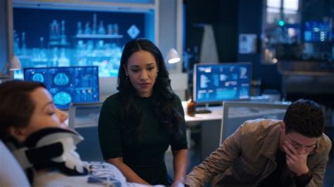 jessica parker kennedy grant gustin and candice patton in the flash