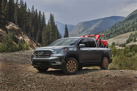 preview  honda ridgeline takes  tough