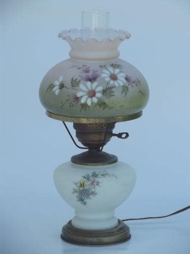Floral Glass Lamp W Chimney Shade Quoizel Vintage