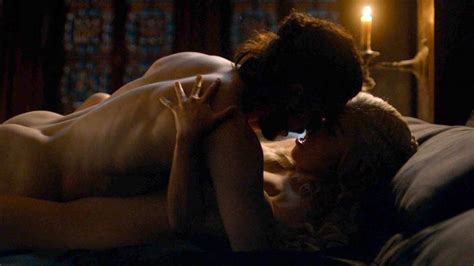 emilia clarke nudes and naked in sex scenes scandal planet