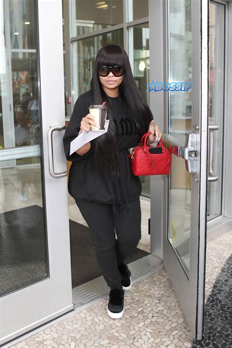 blac chyna is no longer wearing rob kardashian s engagement ring page 2 bossip