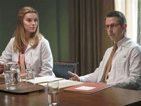 masters of sex photo betty gilpin jeremy strong 14