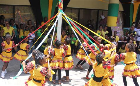 May Day Beltane Maypole Dancing Danse Traditionnelle Jamaique Festival