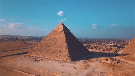 worlds st droneflight   pyramids  giza  drone