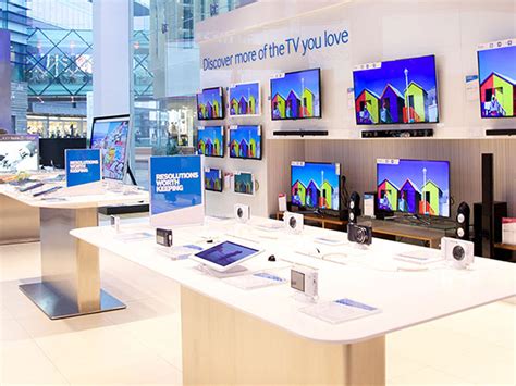 samsung shuts flagship apple store like london shop as sales plunge