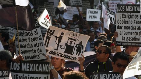 la imagen de los problemas economicos  politicos en mexico video cnn