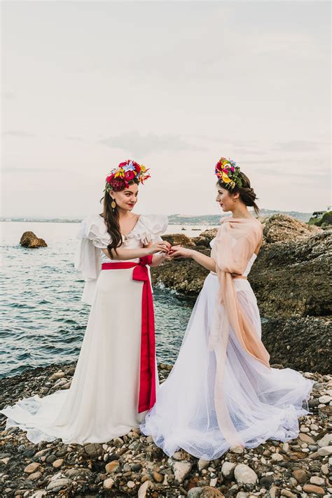 Eclectic Colorful Frida Kahlo Beach Wedding Inspiration