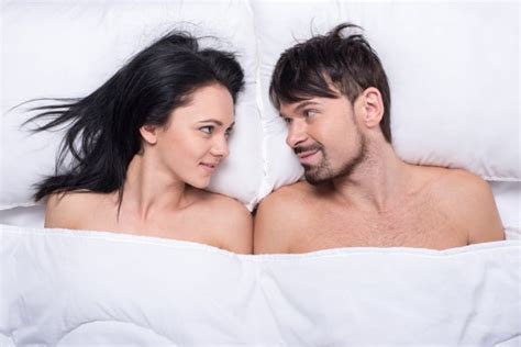 Pictures Couples In Bed Naked Couple In Bed — Stock