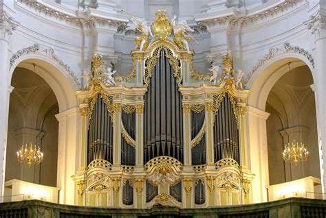 die silbermann orgel  der hofkirche zu dresden foto bild