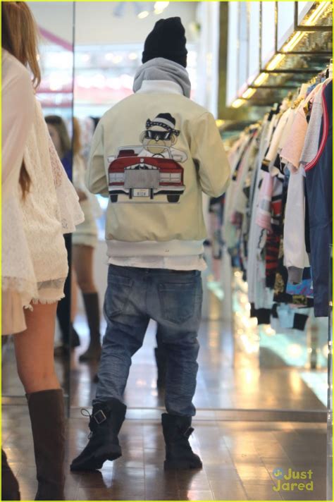 justin bieber was caught lookin fly while shopping photo 674293