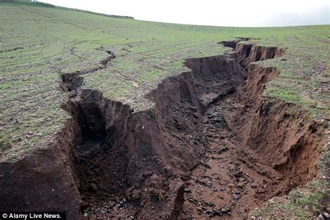 severe soil erosion  devon  ft gullies  field   crops daily mail