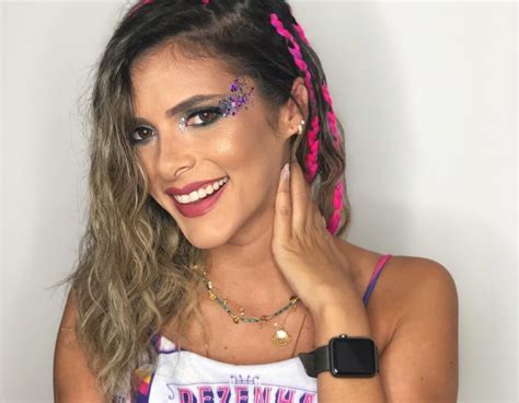 influencer mila costa lanca canal  youtube