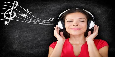 7 Harmful Effects Of Listening To Music Over Headphones