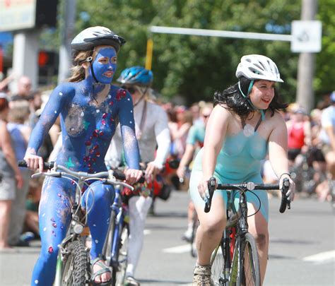 Voyeur Blue Girl Naked In Public Fremont Solstice Parade