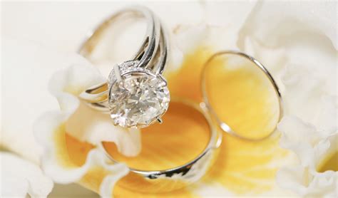 How To Keep Your Wedding Ring Shinning