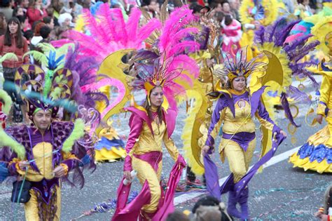 el carnaval mas alla de las coplas carnaval de cadiz la voz del carnaval de cadiz