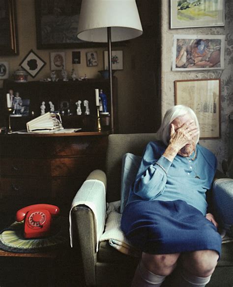 Серия фотографий Фото пожилой женщины
