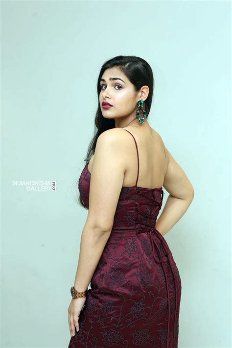 indian hot actress sexy pictures divya prasanna actress