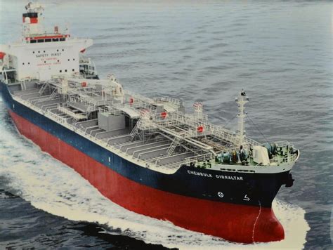 dangerous  life   oil tanker jessica mudditt