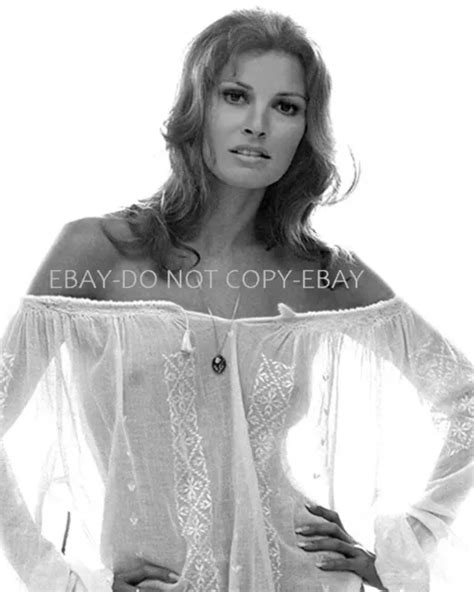 Raquel Welch 8x10 Publicity Photo 1970s Sex Symbol Actress Pin Up In