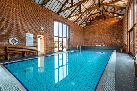 norfolk holiday cottages  private swimming pool