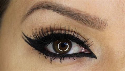 how to apply eyeliner perfectly by yourself step by step