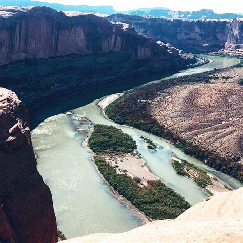 colorado river flowing  moab utah  oc rearthporn