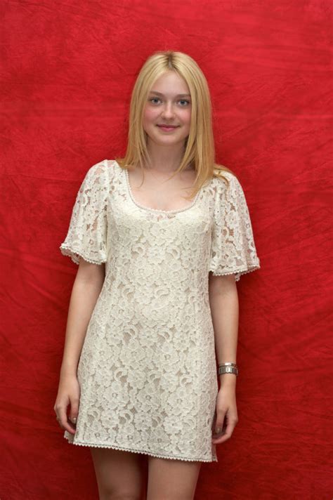 the 30 best sexy pictures of dakota fanning