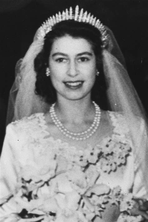 Royal Wedding Queen Elizabeth Ii’s Tiara Broke On The Morning Of Her