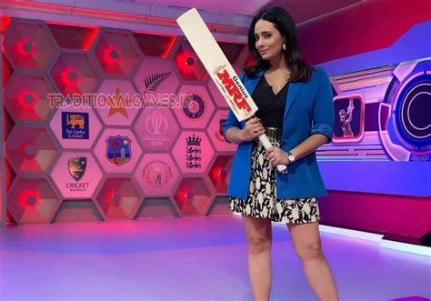 ipl 2023 female host anchors list top beautiful anchors in ipl hot