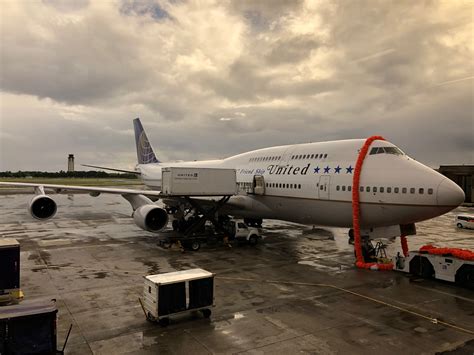 review historic final  flight  united airlines   upper deck   lets fly