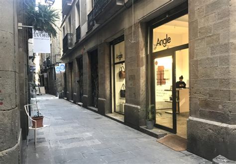 shop local  barcelona discover mirallers banys vells