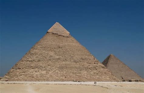 photographer fakes sex atop great pyramid and angers people worldwide