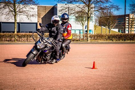 motorrijles  arnhem vanaf   avb avd falcon rijschool