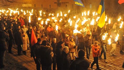 15 000 Ukraine Nationalists March For Divisive Bandera